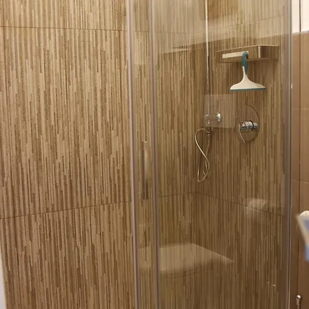 Bed & Breakfast Flowing House