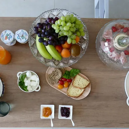 Bed and Breakfast Flowing House